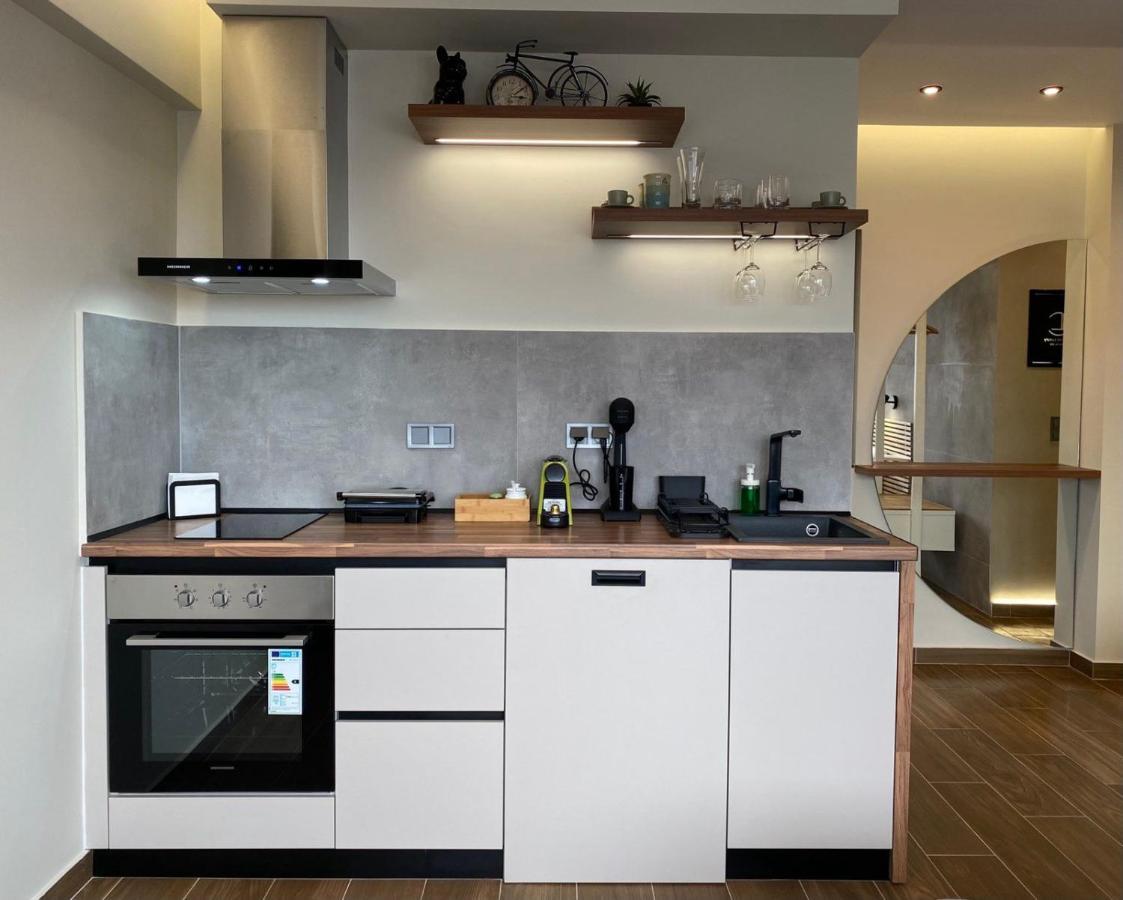 Celestial Luxury Skg Port Apartment Солун Екстериор снимка